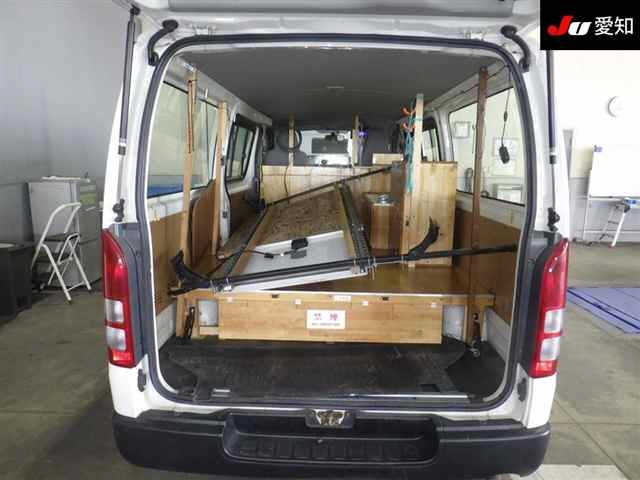TOYOTA REGIUS ACE