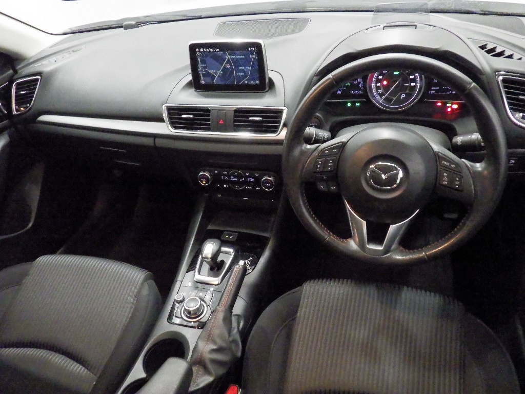 MAZDA AXELA