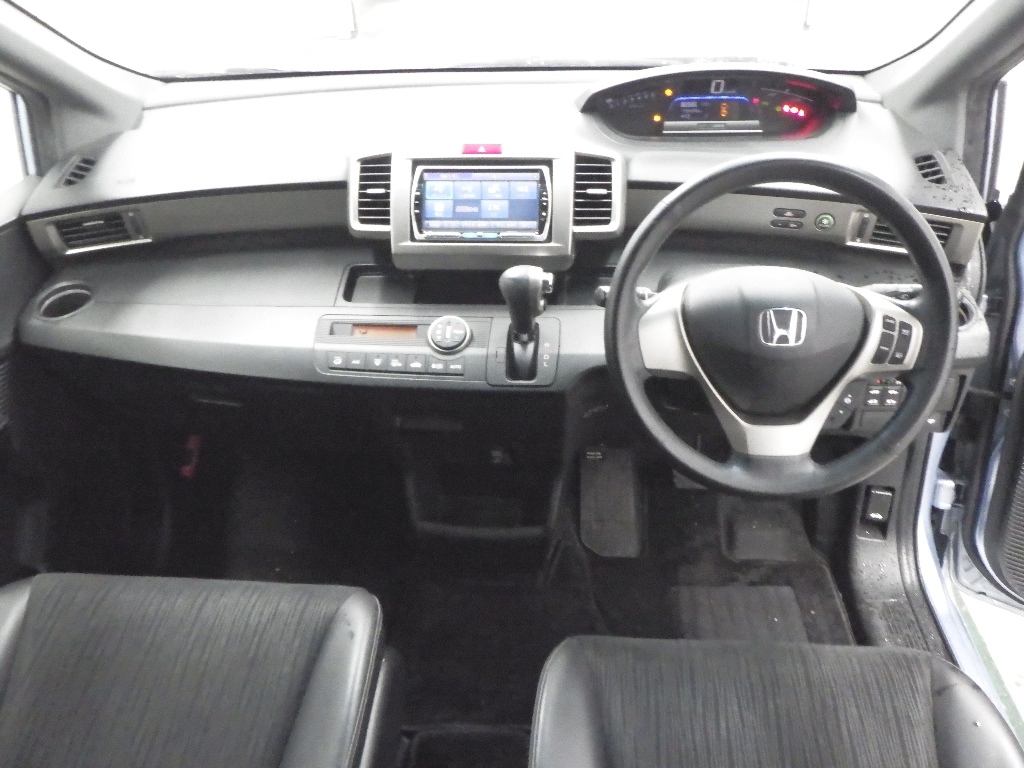 HONDA FREED SPIKE