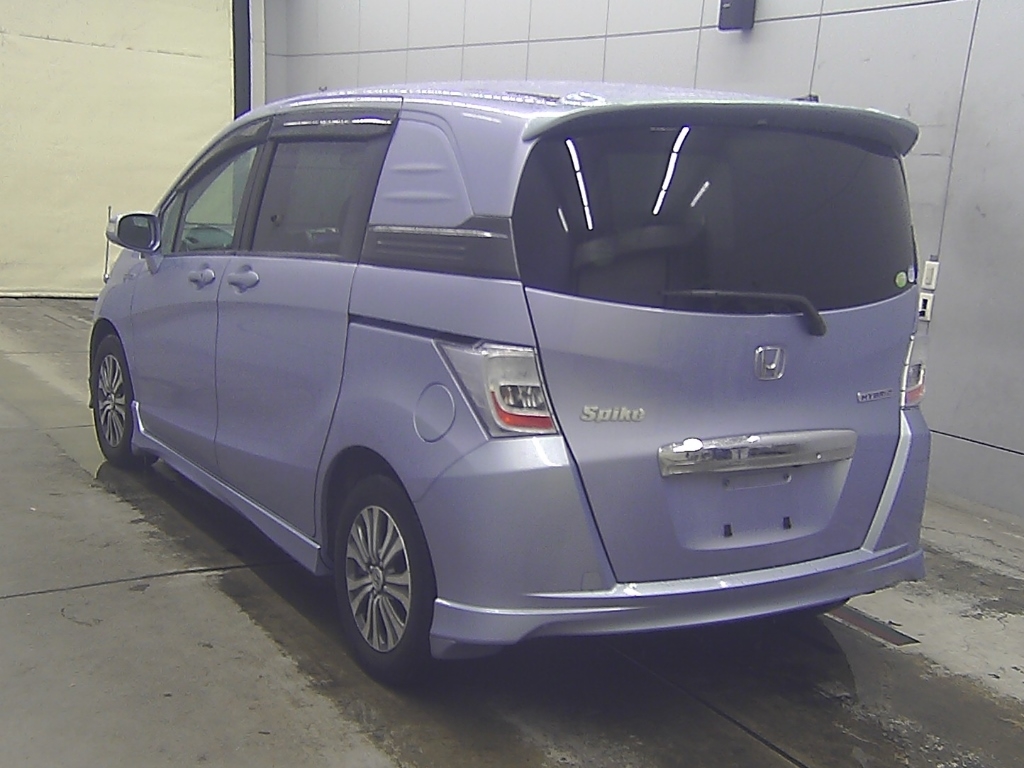 HONDA FREED SPIKE