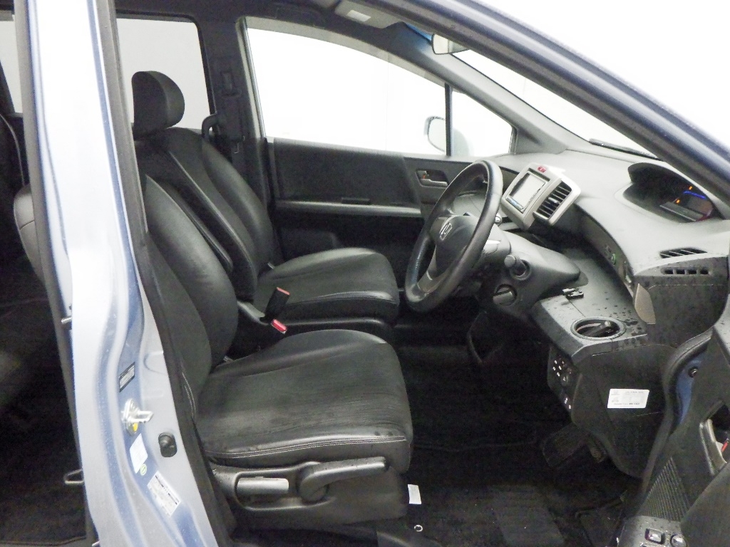 HONDA FREED SPIKE