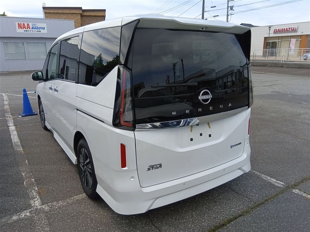 NISSAN SERENA