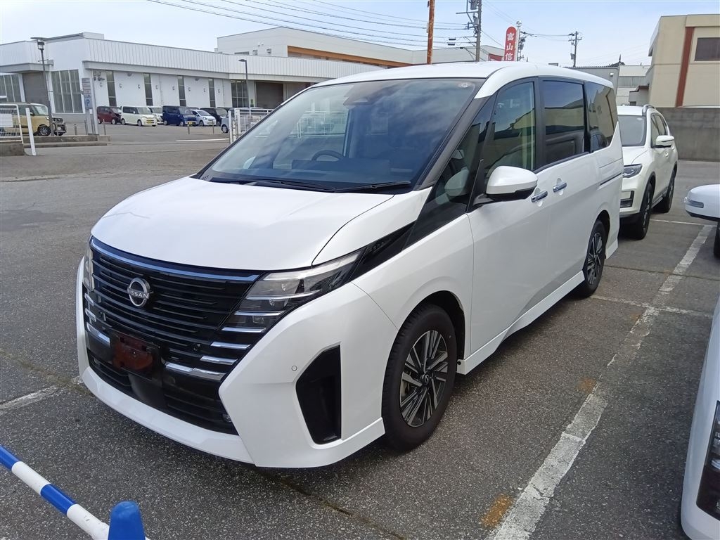 NISSAN SERENA