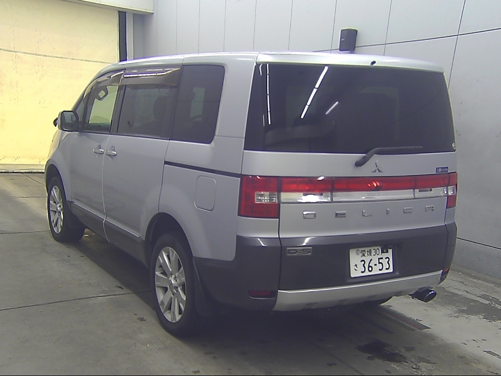 MITSUBISHI DELICA D:5