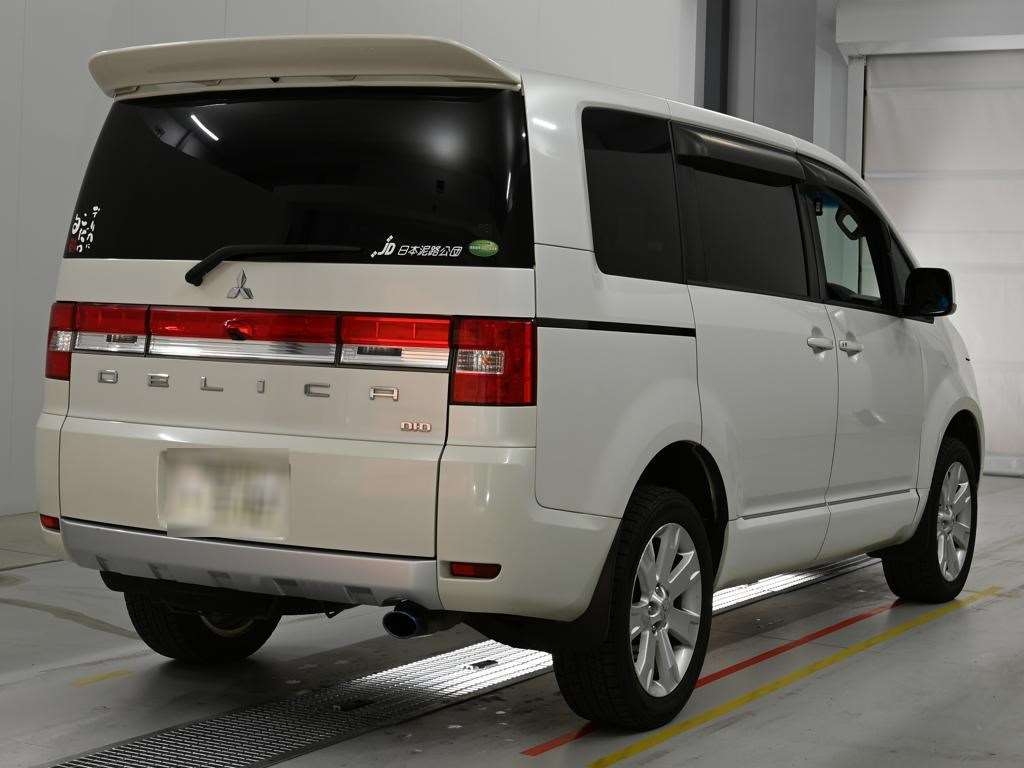 MITSUBISHI DELICA D:5