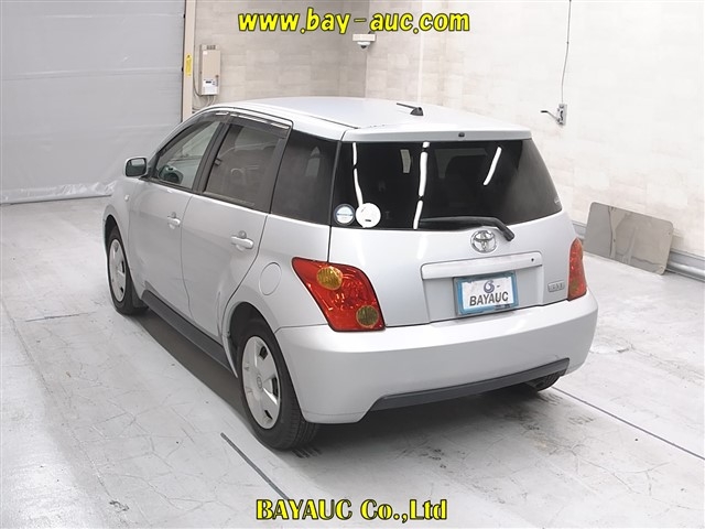 TOYOTA IST