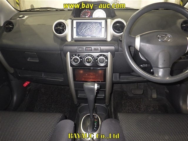 TOYOTA IST