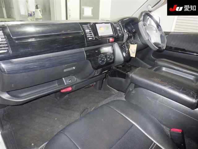 TOYOTA REGIUS ACE