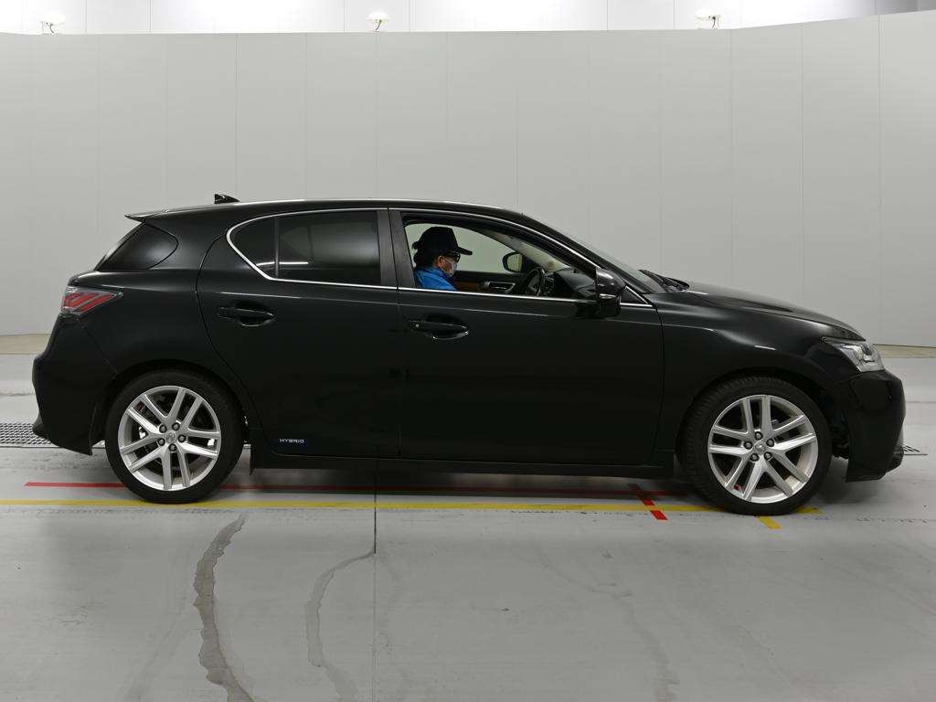 LEXUS CT200H