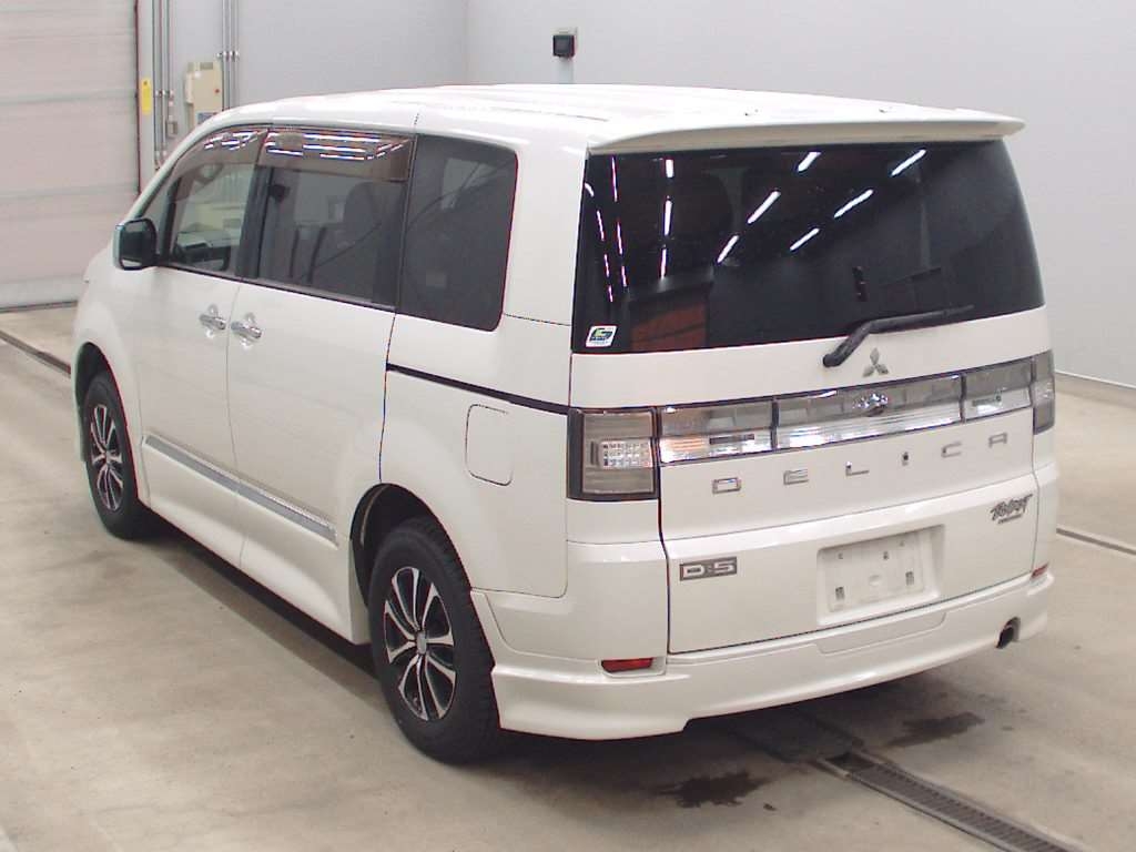 MITSUBISHI DELICA D:5