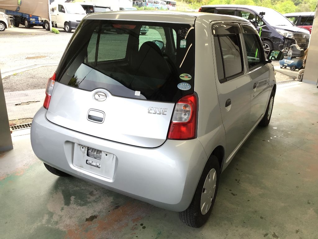 DAIHATSU ESSE