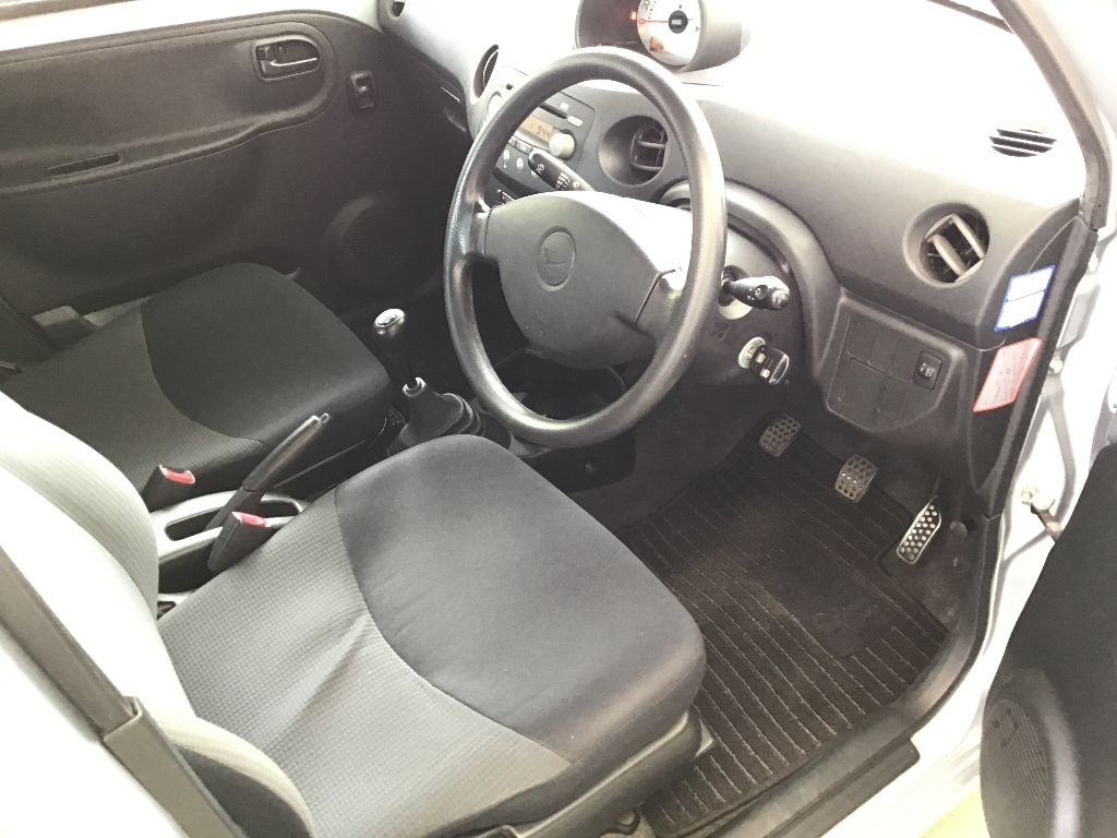 DAIHATSU ESSE