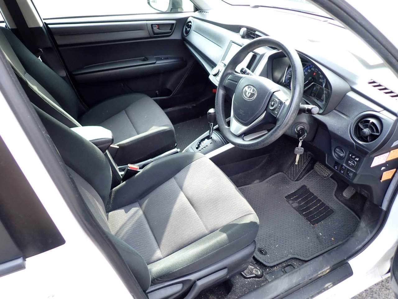 TOYOTA COROLLA FIELDER