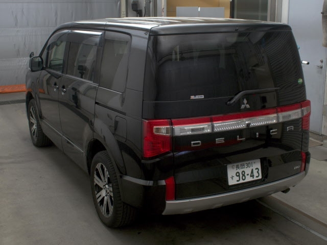 MITSUBISHI DELICA D:5