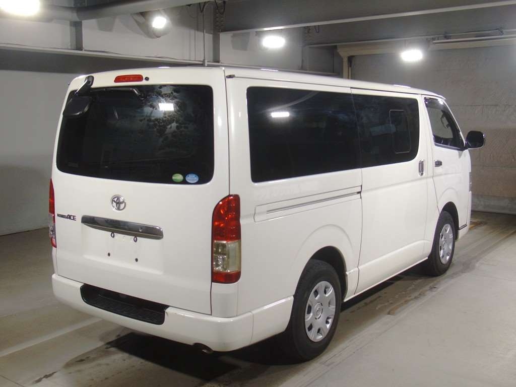 TOYOTA REGIUS ACE