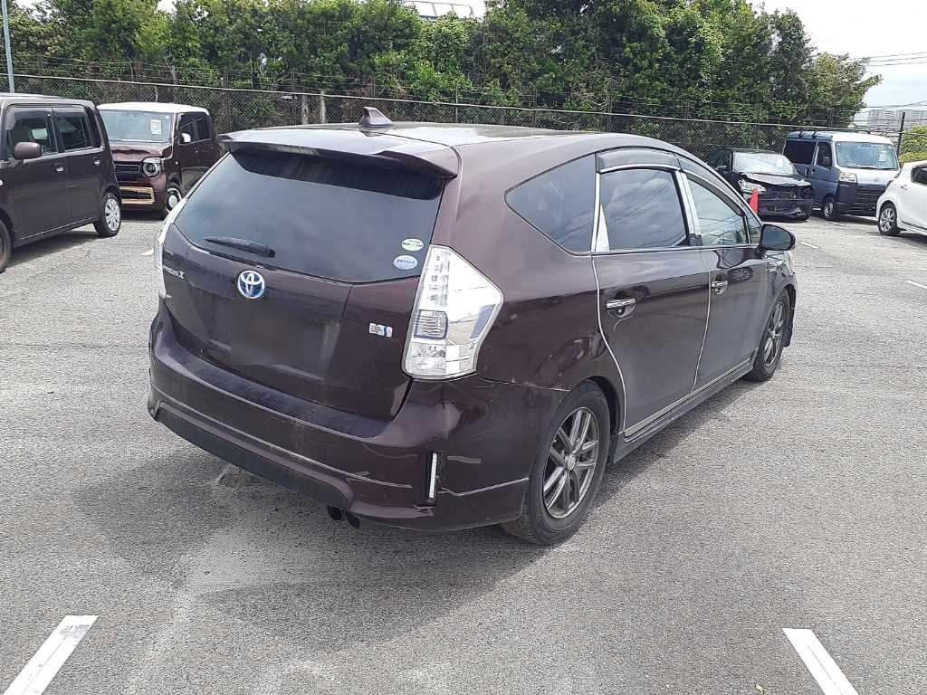 TOYOTA PRIUS ALPHA
