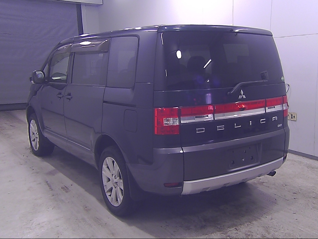 MITSUBISHI DELICA D:5
