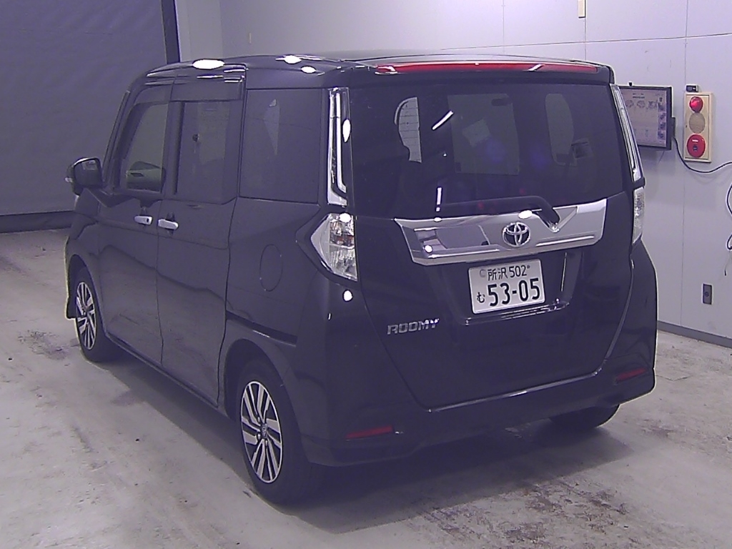 TOYOTA ROOMY
