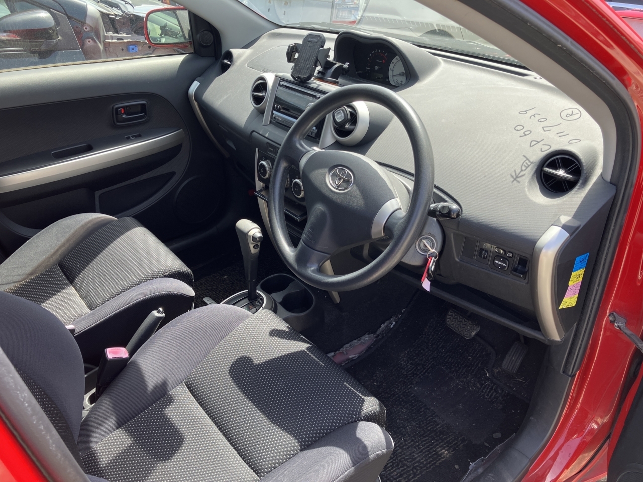 TOYOTA IST