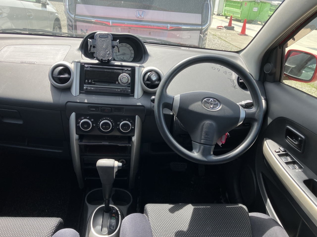 TOYOTA IST