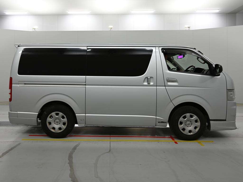 TOYOTA REGIUS ACE