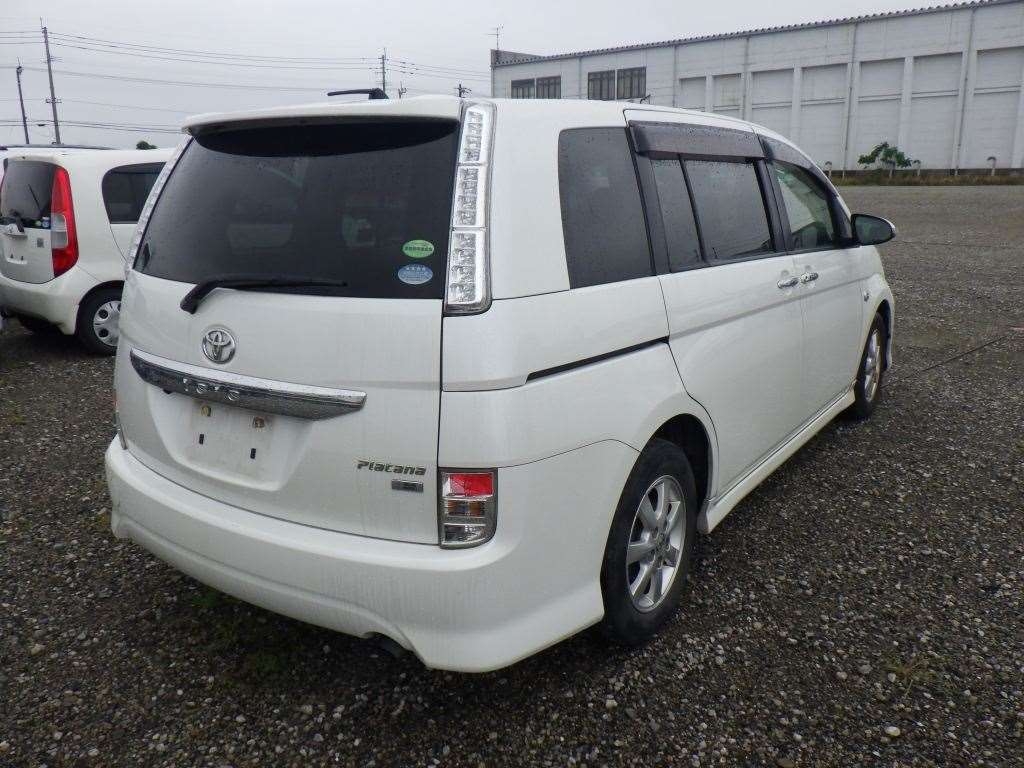 TOYOTA ISIS