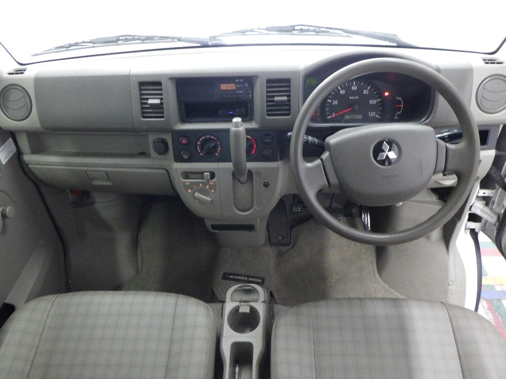 MITSUBISHI MINICAB