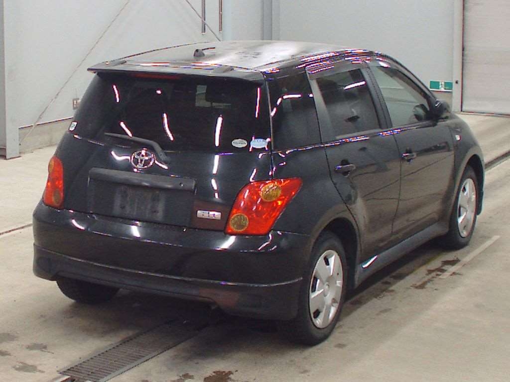 TOYOTA IST