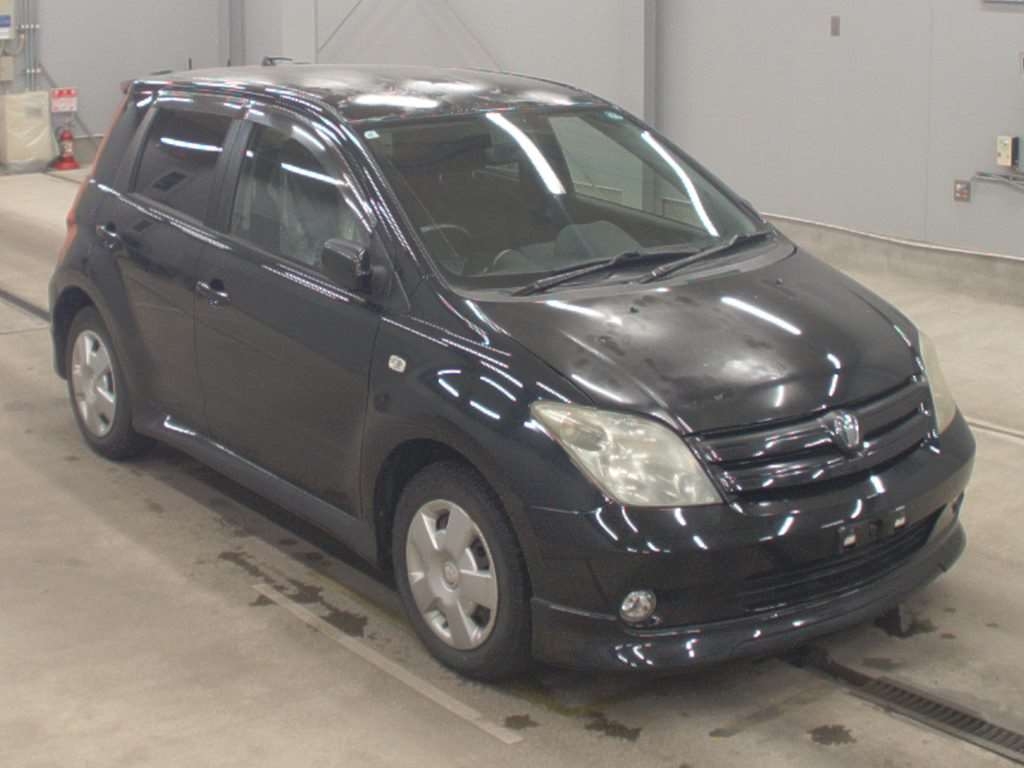 TOYOTA IST