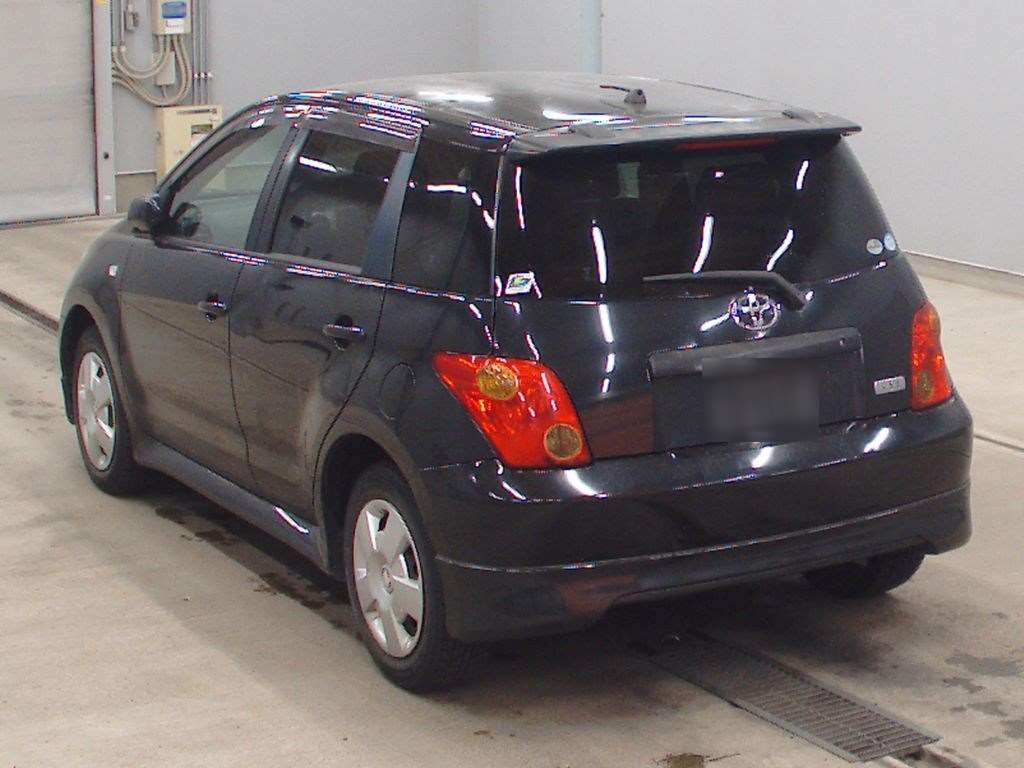 TOYOTA IST