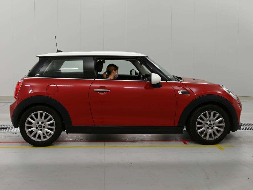 MINI HATCH