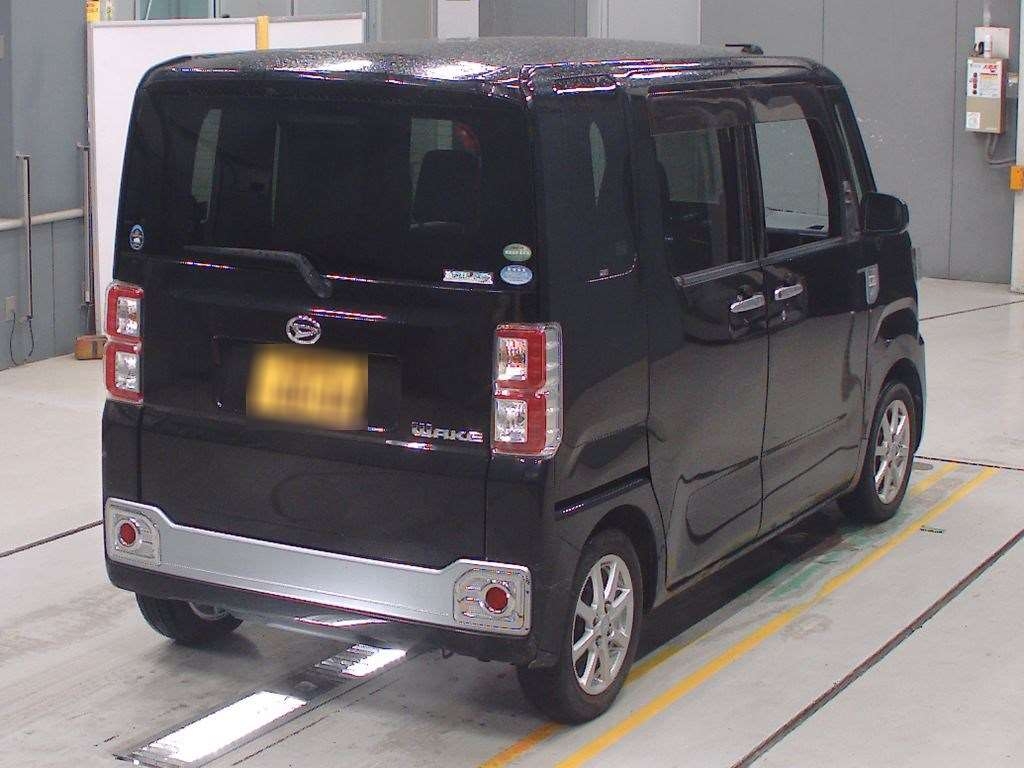 DAIHATSU WAKE
