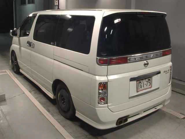 NISSAN ELGRAND