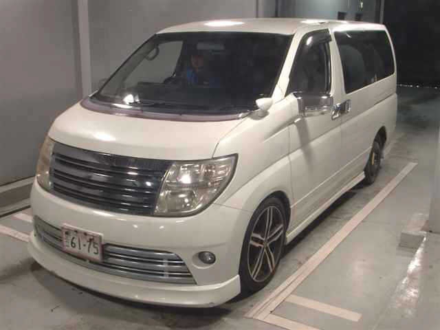NISSAN ELGRAND