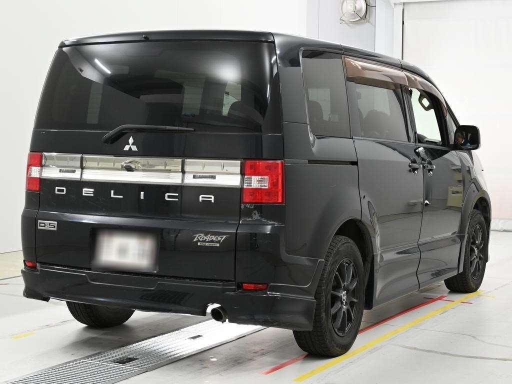 MITSUBISHI DELICA D:5
