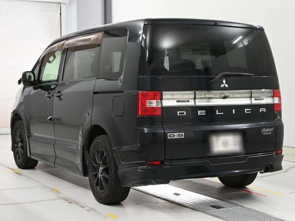 MITSUBISHI DELICA D:5