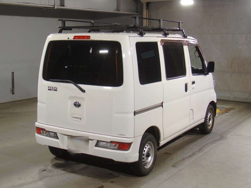 TOYOTA PIXIS VAN