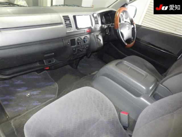 TOYOTA REGIUS ACE