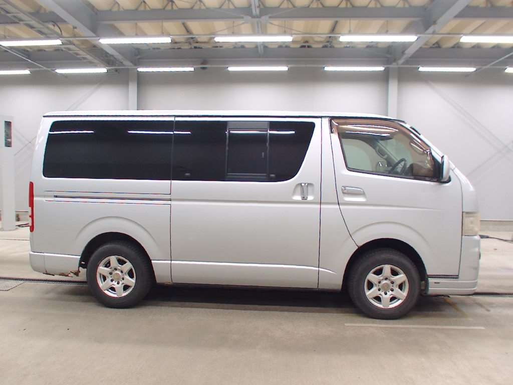 TOYOTA REGIUS ACE