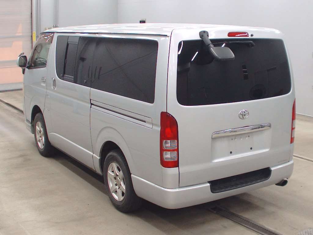TOYOTA REGIUS ACE