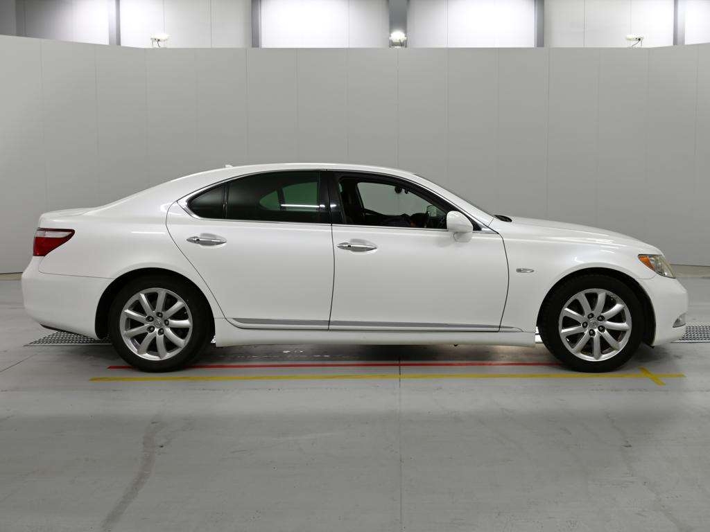 LEXUS LS460
