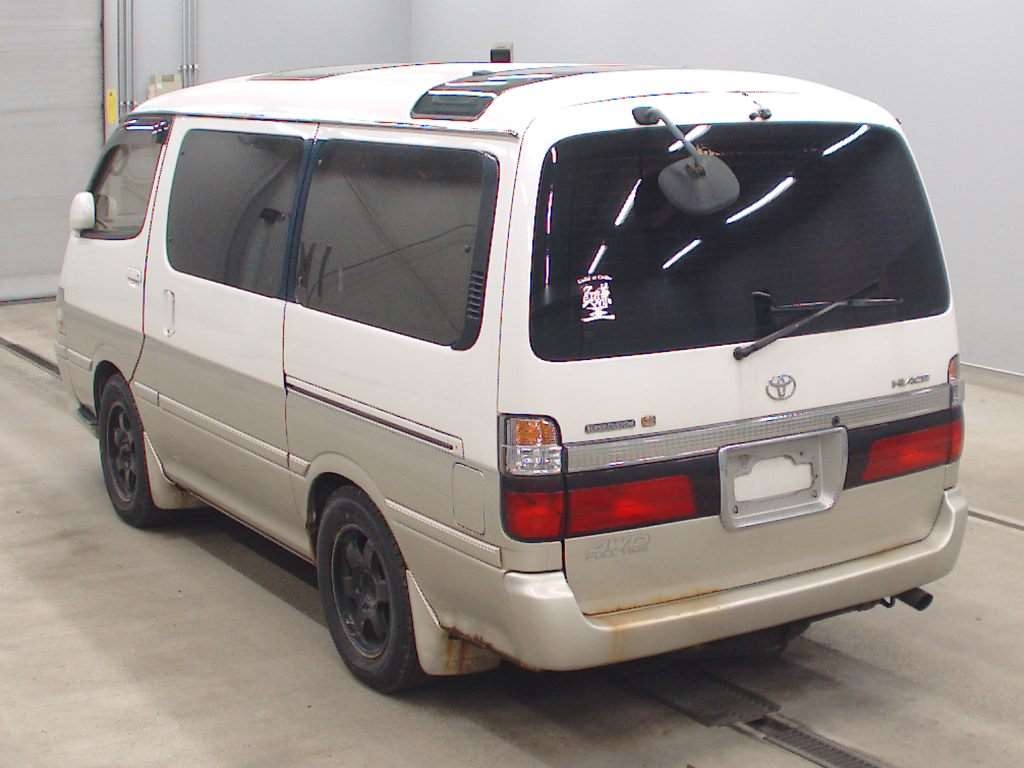 TOYOTA HIACE