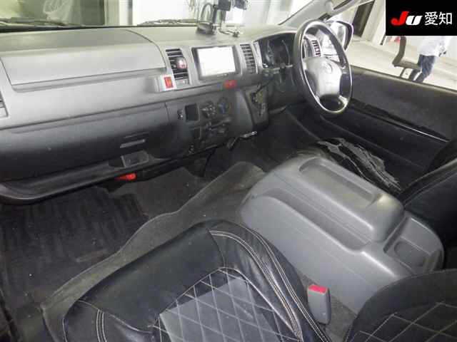 TOYOTA REGIUS ACE
