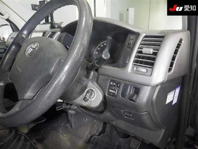 TOYOTA REGIUS ACE