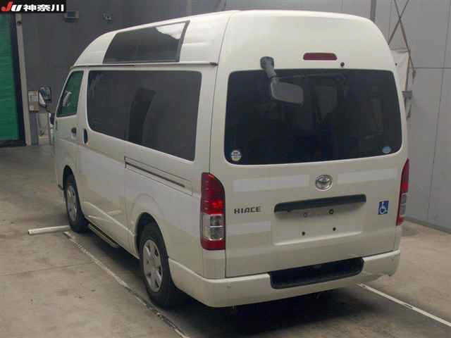 TOYOTA REGIUS ACE
