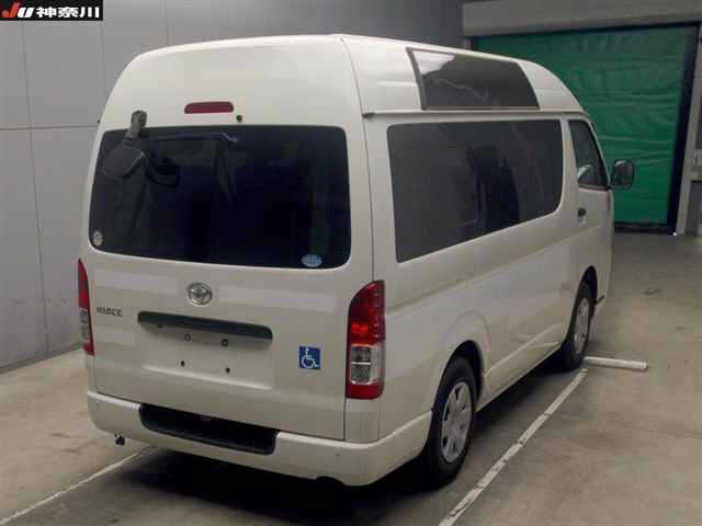 TOYOTA REGIUS ACE