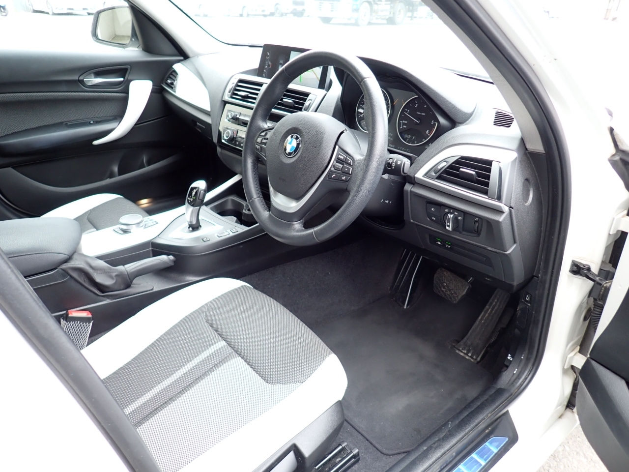 BMW 1-SERIES