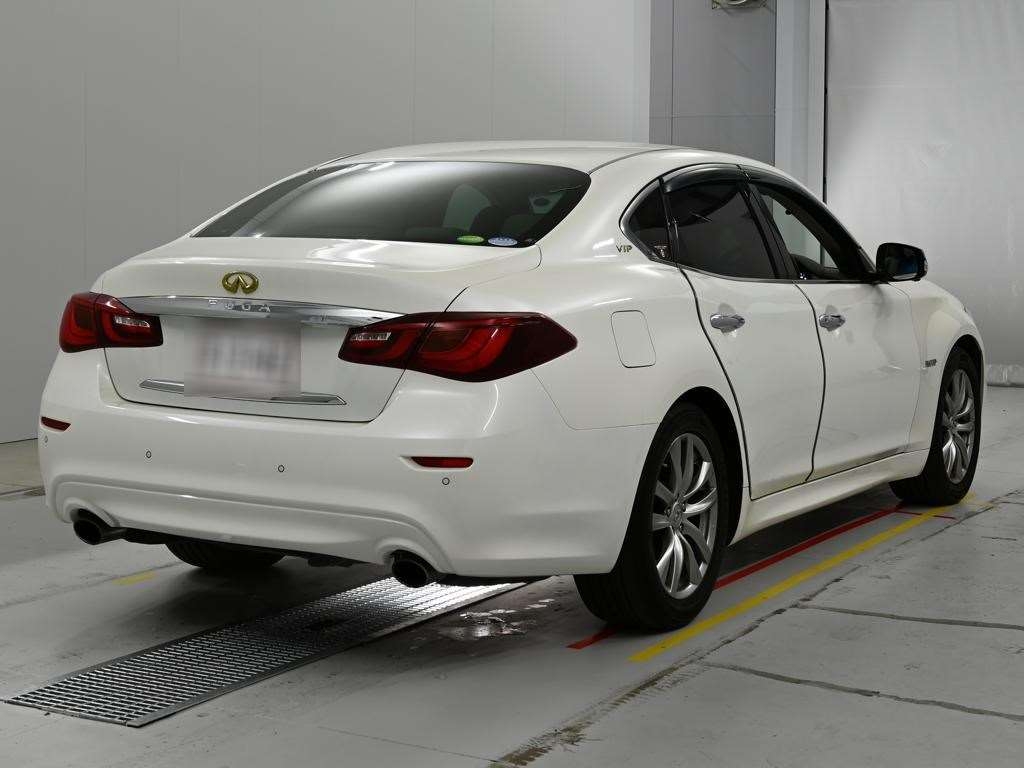 NISSAN FUGA