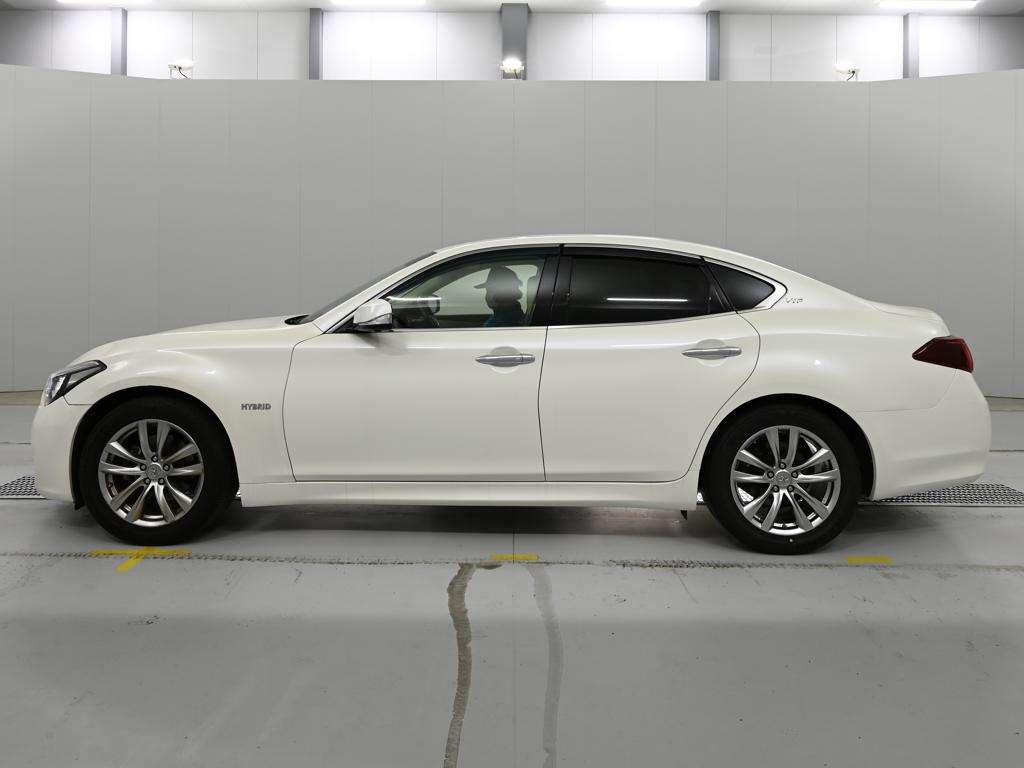 NISSAN FUGA