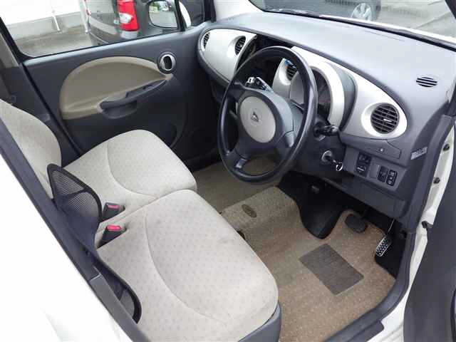 DAIHATSU MOVE LATTE